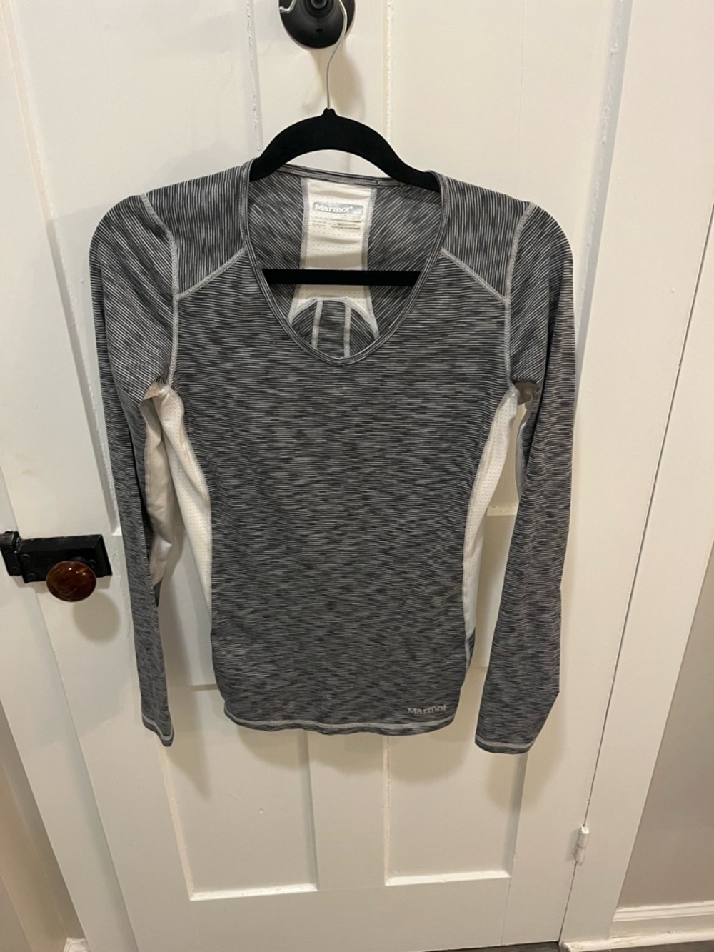 Marmot Mirage Long Sleeve Gray and White Athletic T-shirt Small